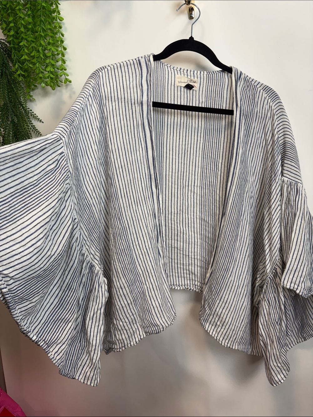 Universal Thread White and Navy Striped Open-Front Bell Sleeve top